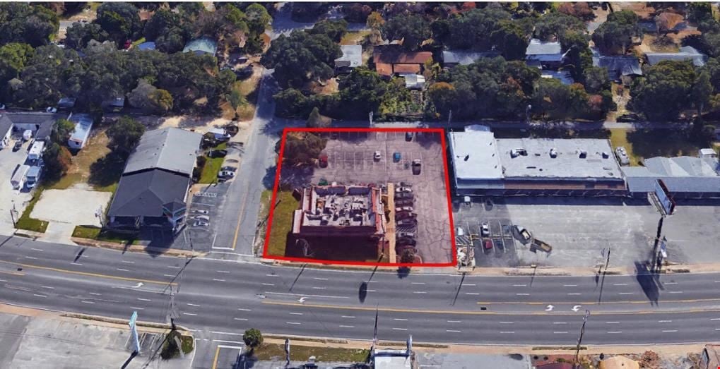 Former Denny's Available for Lease