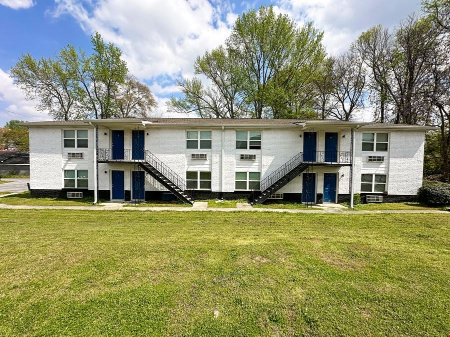 Recently Renovated Azul Door Apartment Complex | 8 Buildings