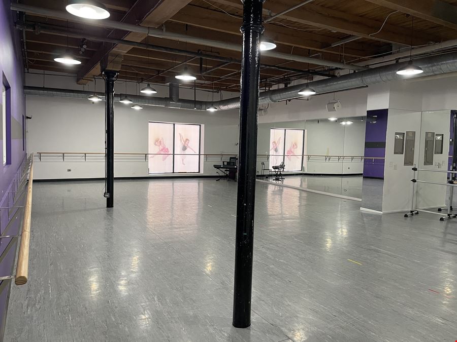 Retail or Office on Elston Avenue Available