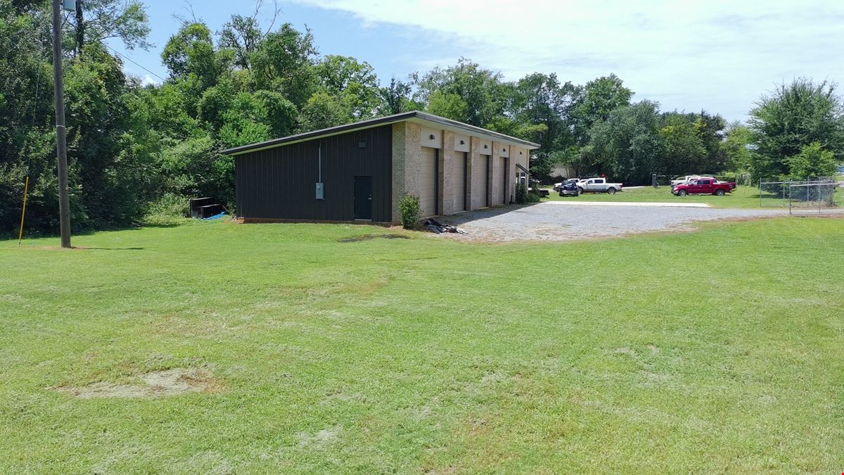 Office Warehouse with storage yard near AWS.