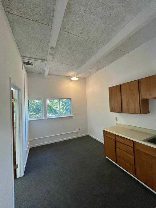 FOR LEASE- MIXED USE RETAIL OFFICE BUILDING ACROSS FROM OAKLAND DMV -TEMESCAL