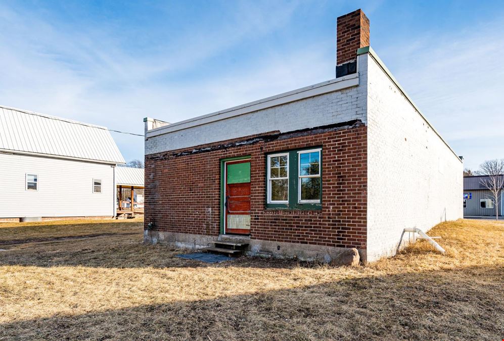 Solid Retail Location|113 W 7th Ave Floodwood, MN 55736
