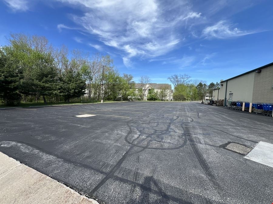1,400 - 23,962 SQ.FT. RETAIL SPACE FOR LEASE