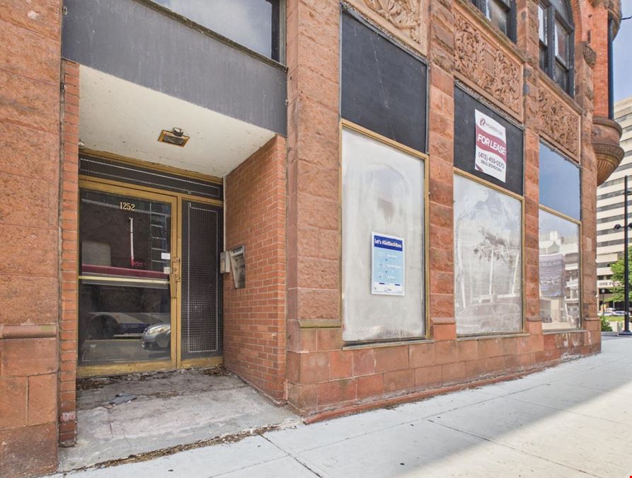 1252 Main St