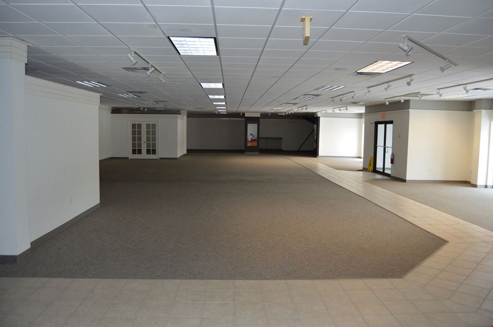 Premier Commercial Leasing Opportunity in Dunnellon, FL
