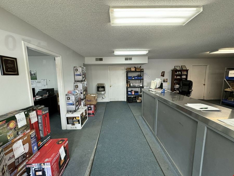 Retail - 7074 302 Industrial Dr