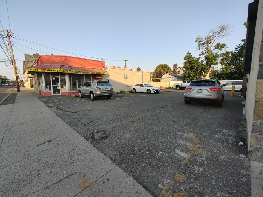 668 Fulton Ave (formerly Republic bar restaurant)