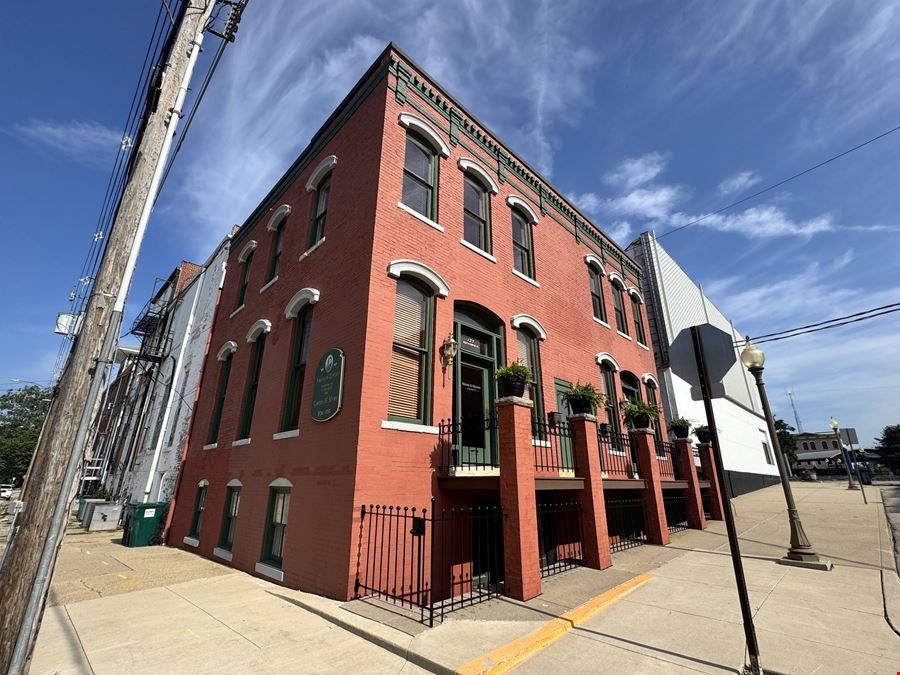 121-127 S Center St