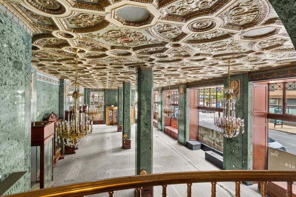 REO Downtown Chicago | State Street Corridor | Historic Palmer House | Retail, Office & Parking