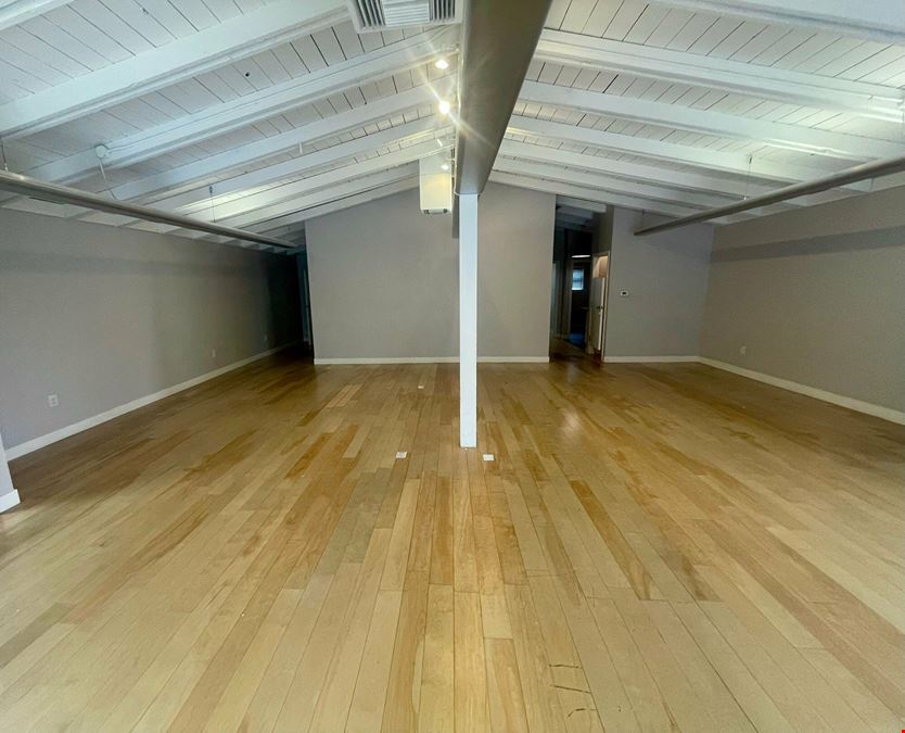 6009 Melrose Ave