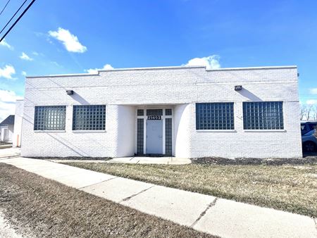 Preview of Industrial space for Rent at 21493 Groesbeck Hwy