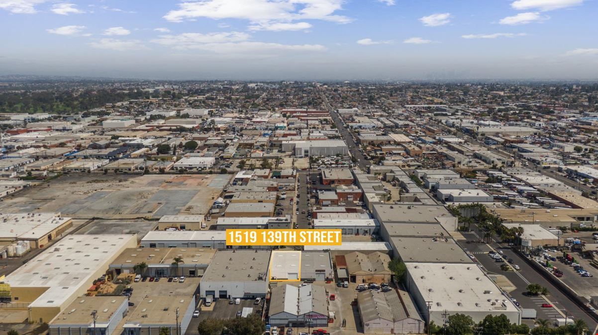 "Unlock Your Storage Solutions in Gardena: Prime Warehouse Space Available Now!"