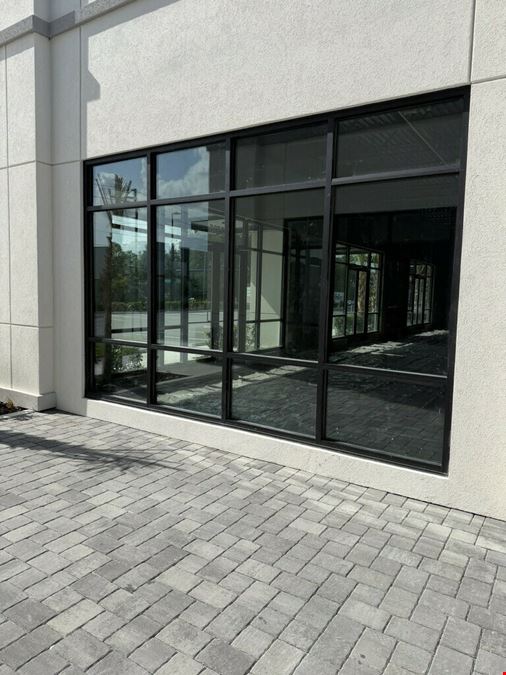 Lake Carter Exchange, Building 5