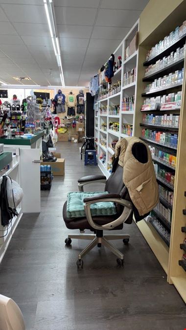 3,272 SF Convenience Store For Sale