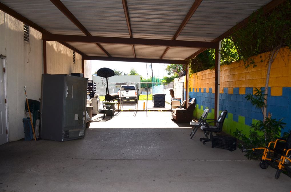 220 W Hillside Rd