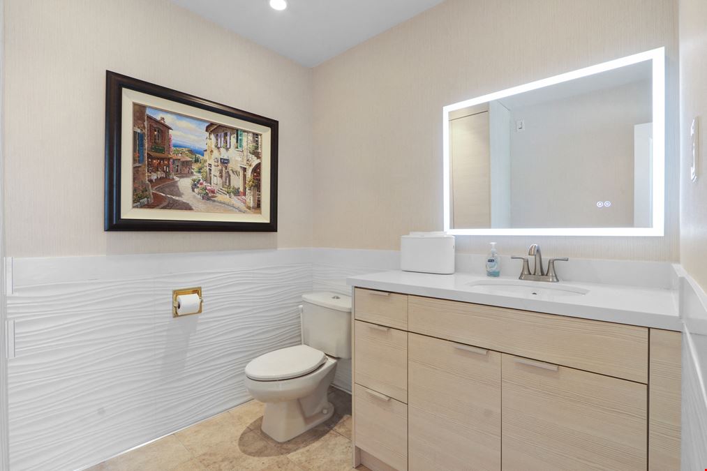 High Image Office Condo For Sale near Orange Circle