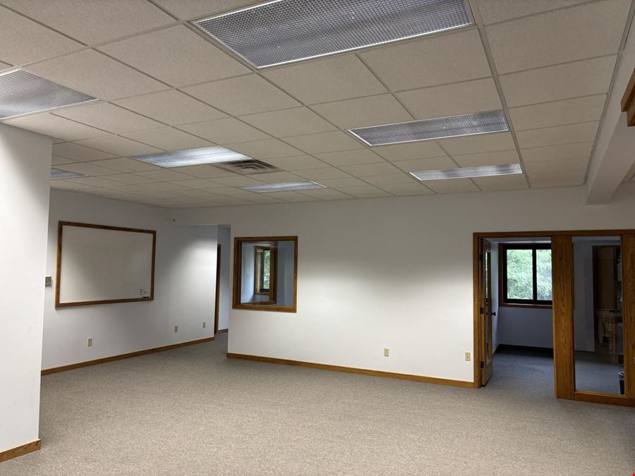 4131 Okemos Rd - Okemos Mi 