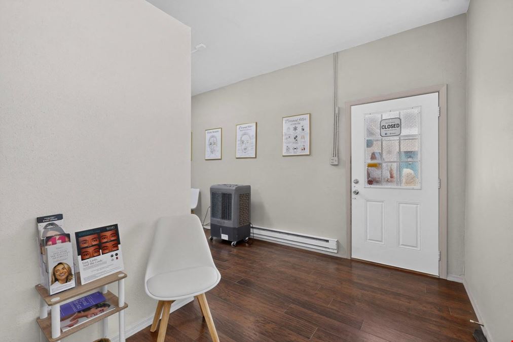 4-SUITE RETAIL/OFFICE · INVESTMENT/OWNER USER