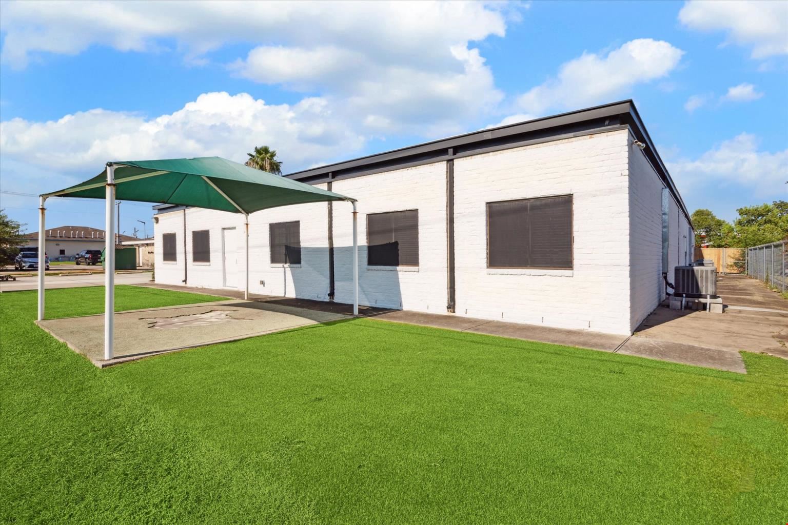 16610 Sea Lark Road, Houston, TX 77062
