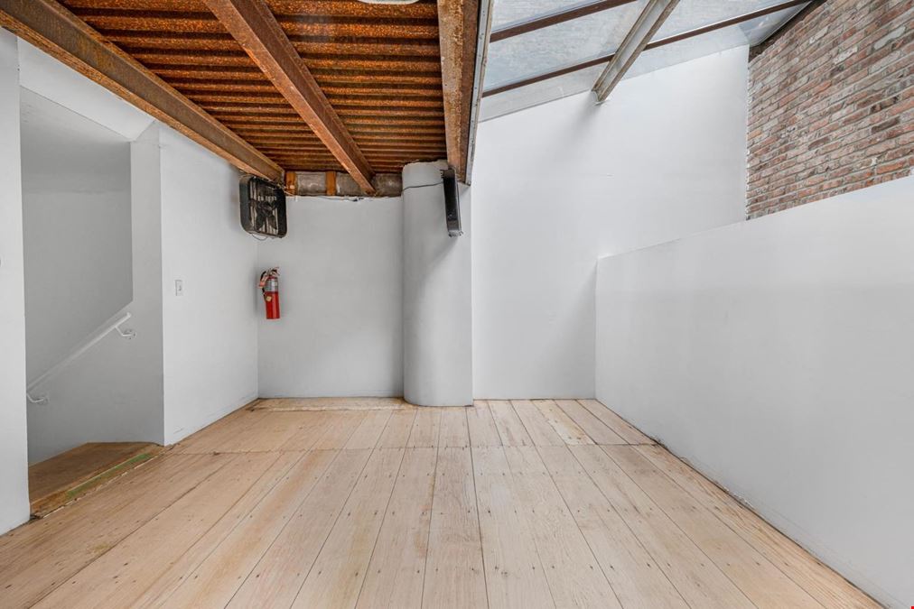 54 Crosby St