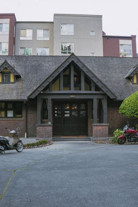 Birch Road - First Hill Clubhouse