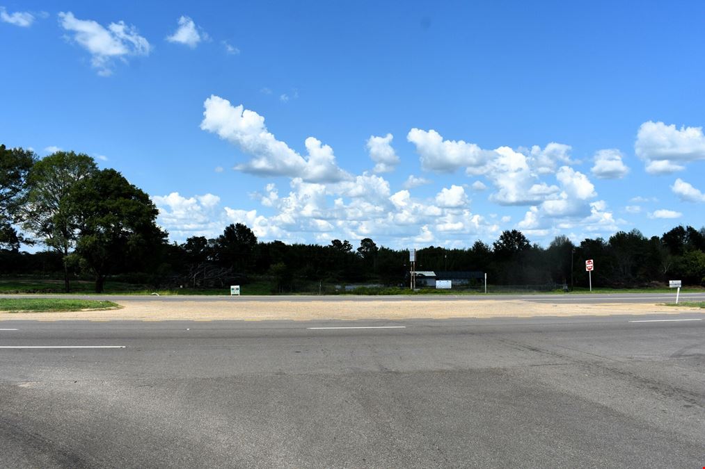 3151 Northern Blvd. - 4.75 acre Commercial lot Zoned M-1