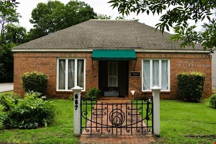 557-559 S. Lawrence St. Office Suites