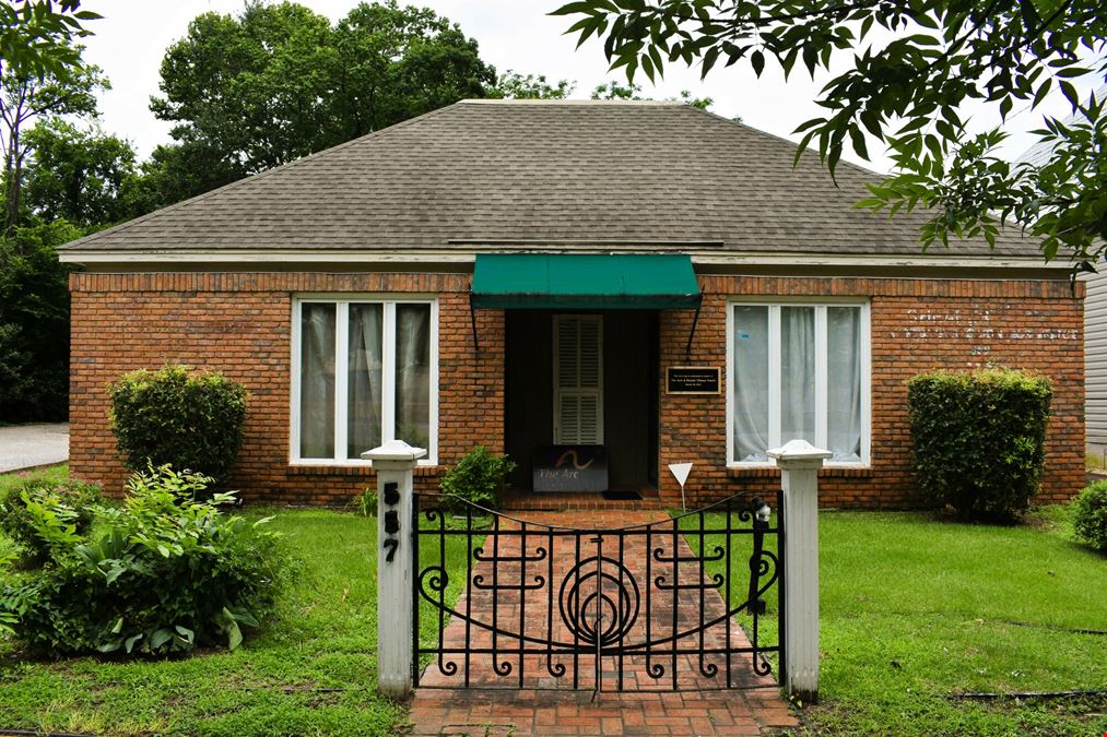 557-559 S. Lawrence St. Office Suites