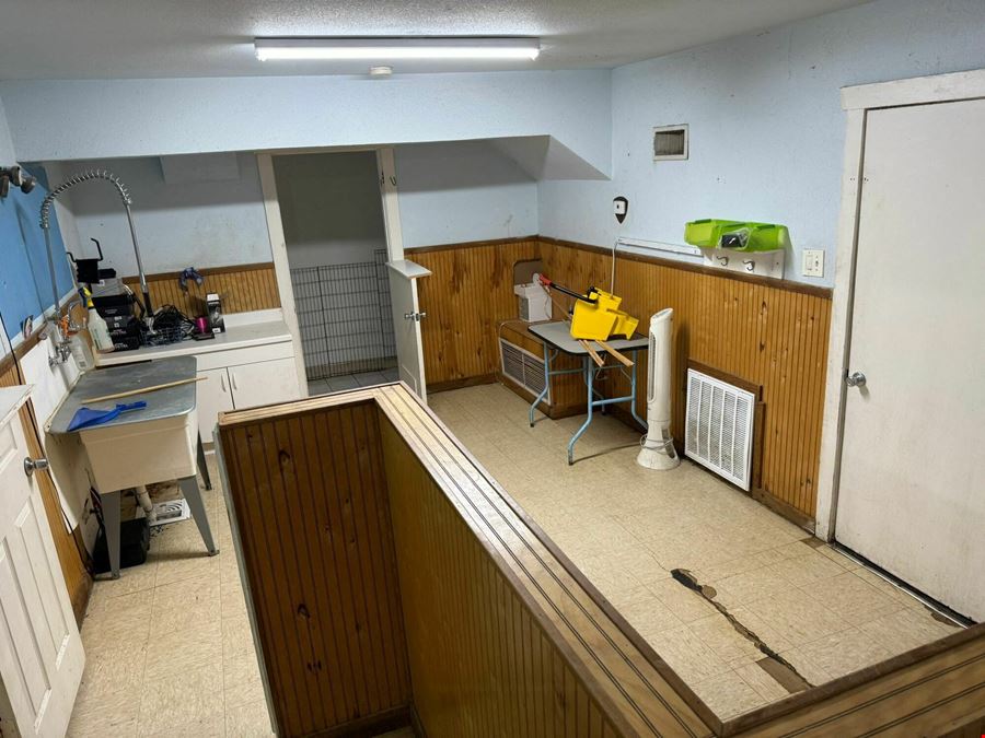 2nd Gen Dog Grooming Space For Sale/Lease