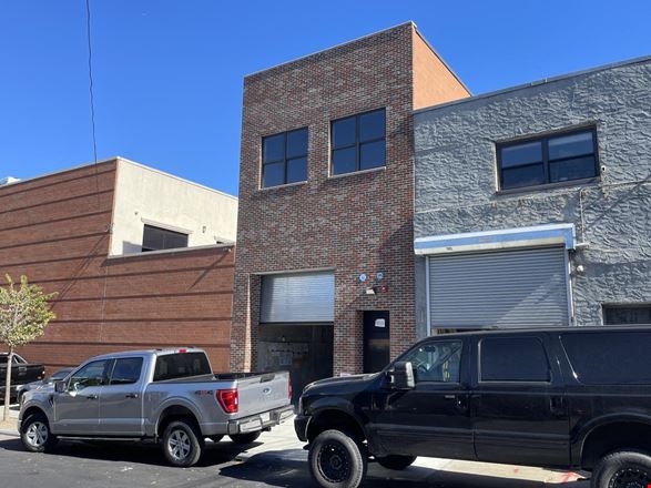 Preview of Industrial space for Rent at 5861 56th St
