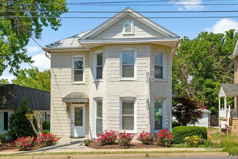 FOR LEASE - Premier Office Space | ±2,624 SF | Near Downtown Harrisonburg