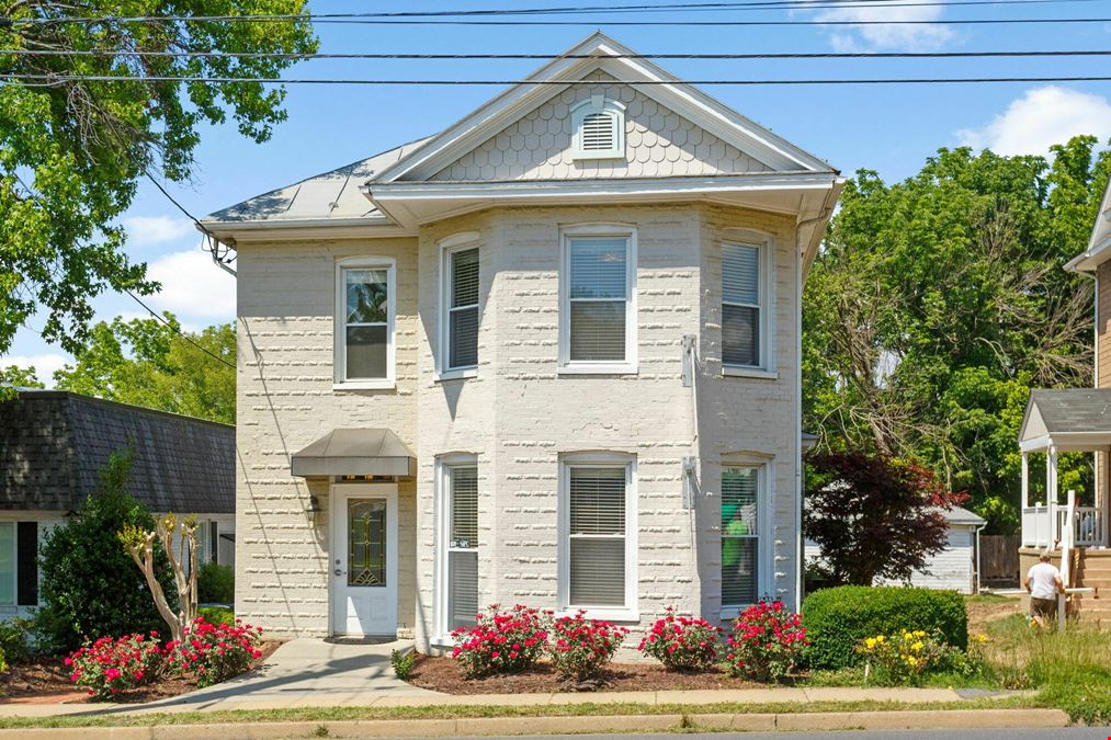 FOR LEASE - Premier Office Space | ±2,624 SF | Near Downtown Harrisonburg