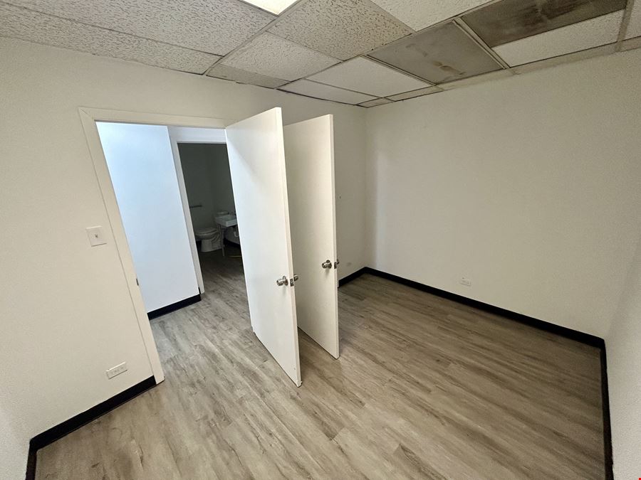 5030 W North - +/-1,300 SF Commercial Storefront For Lease