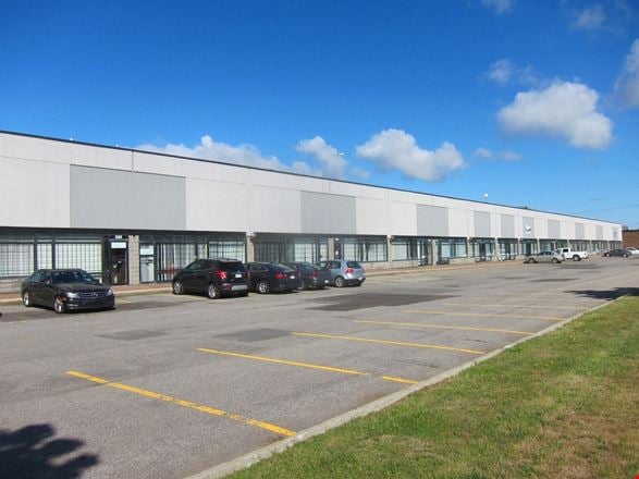 Preview of Industrial space for Rent at 480-518 Lépine avenue