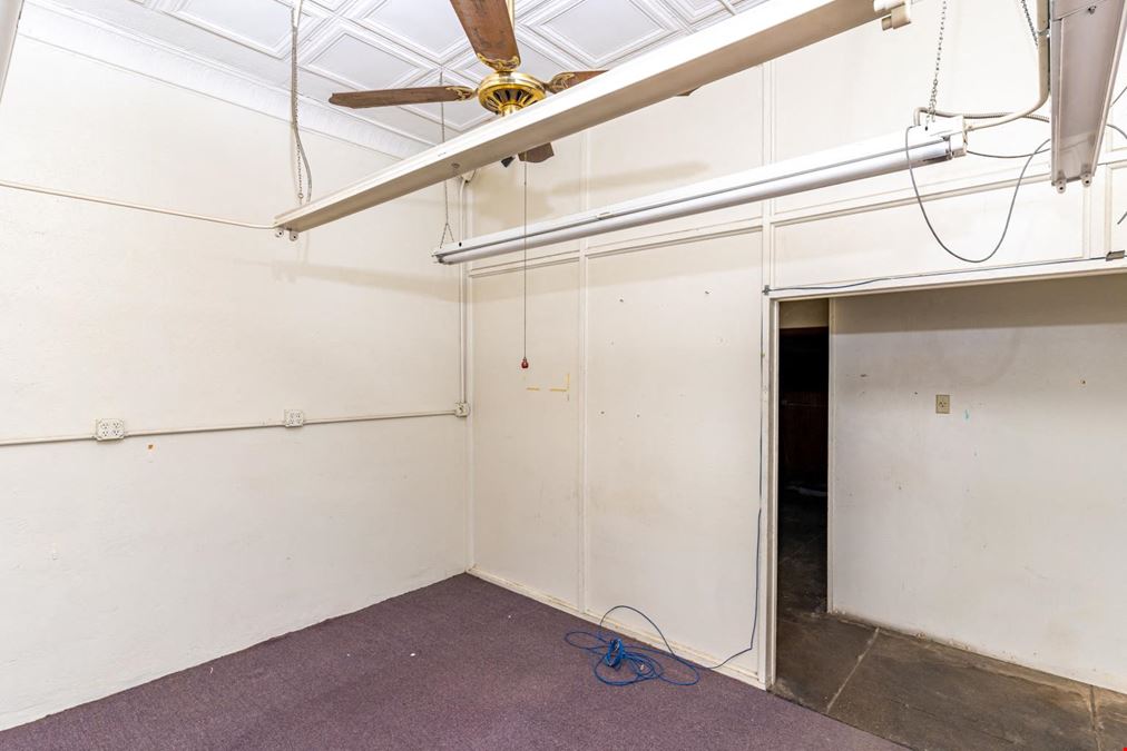 Retail/Flex Space for Lease