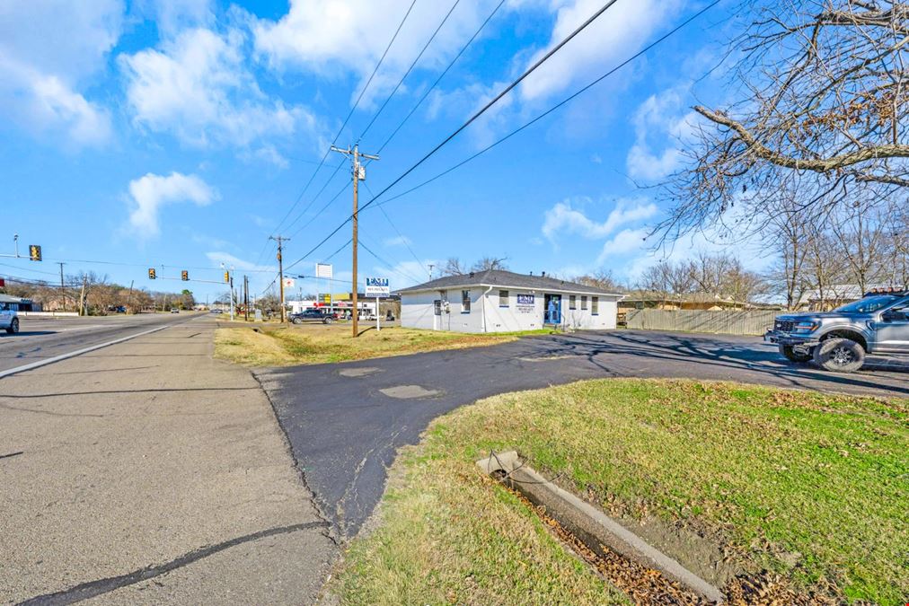 200 E Russell Ave