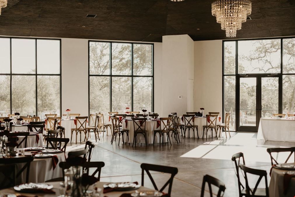 Elegant Hill Country Wedding & Event Center – 14,321 SF on 39 Acres