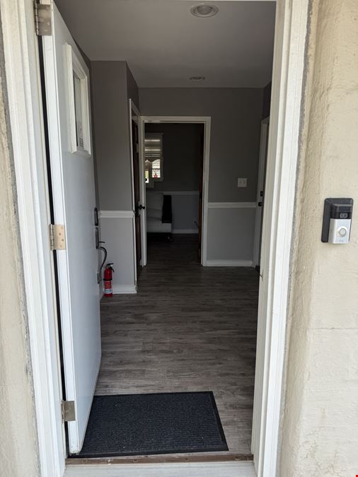 5848 Poe Ave