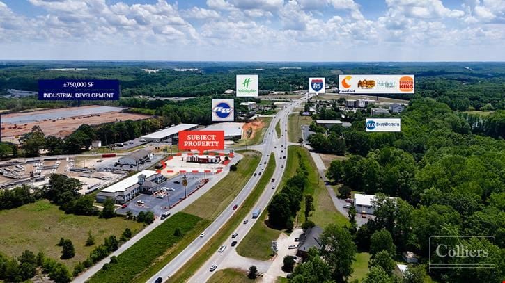 ±3,520-SF Restaurant with Convenient Access Off I-85