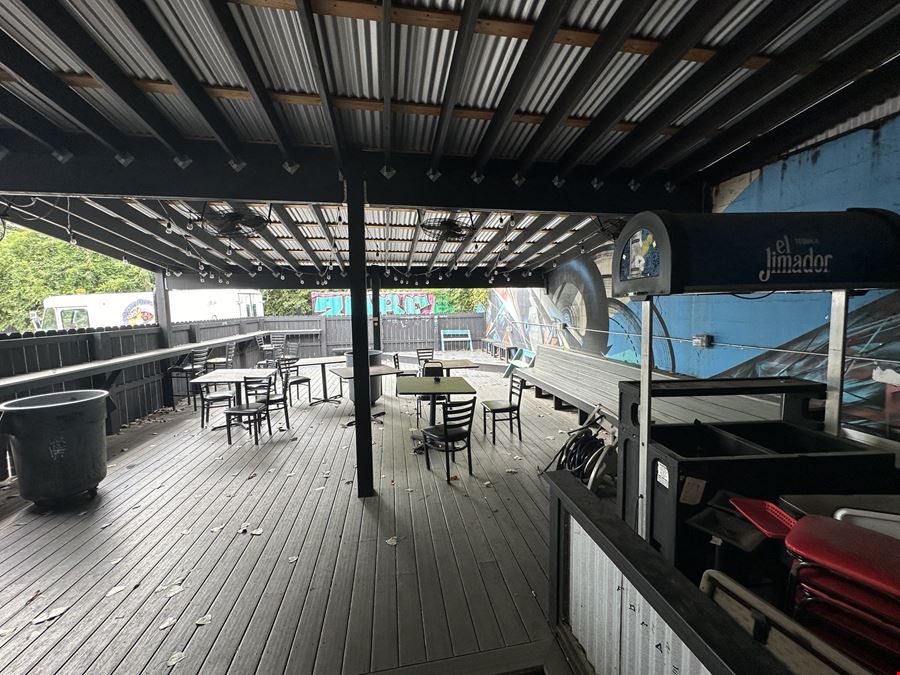 1911 Poplar Ave