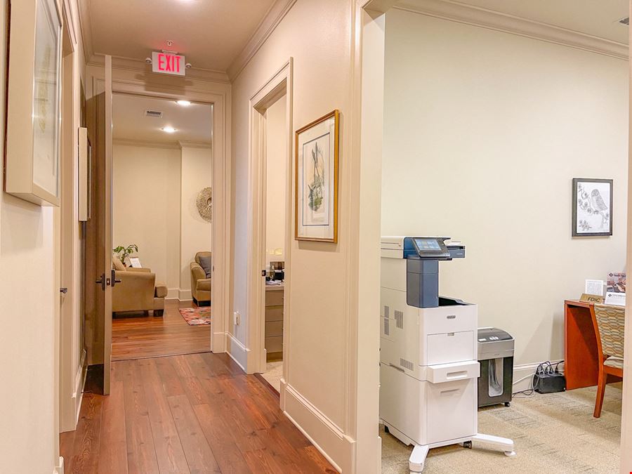 First-Class Executive Office Suites in the Village at Willow Grove