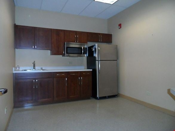 Preview of Office space for Rent at 935 Lakeview Pkwy