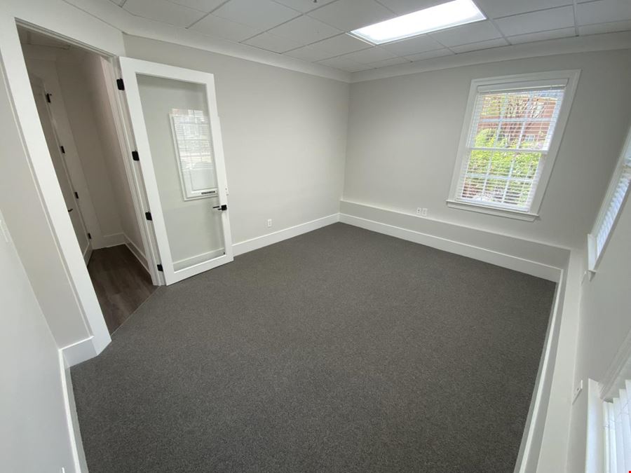 295 West Crossville Road Suite 320