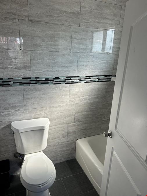 2205 Harbor Blvd - Costa Mesa, CA