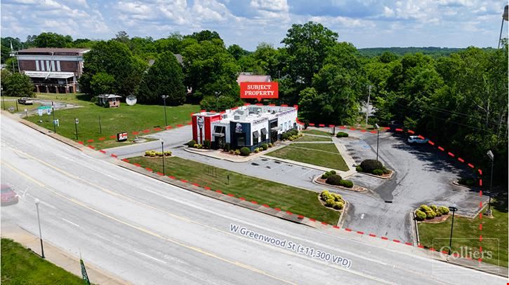±3,383-SF Freestanding Restaurant Building with Excellent Visibility