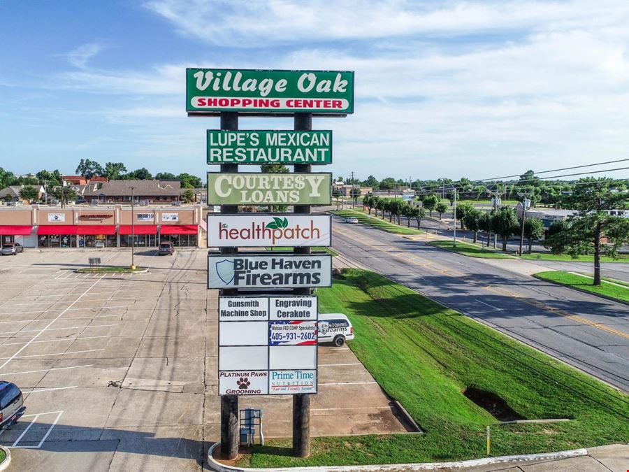 Village Oaks Shopping Center