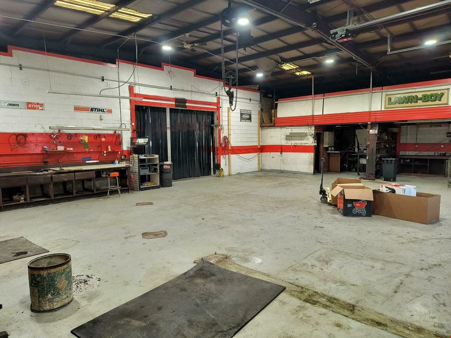 Crown Point Warehouse and Showroom