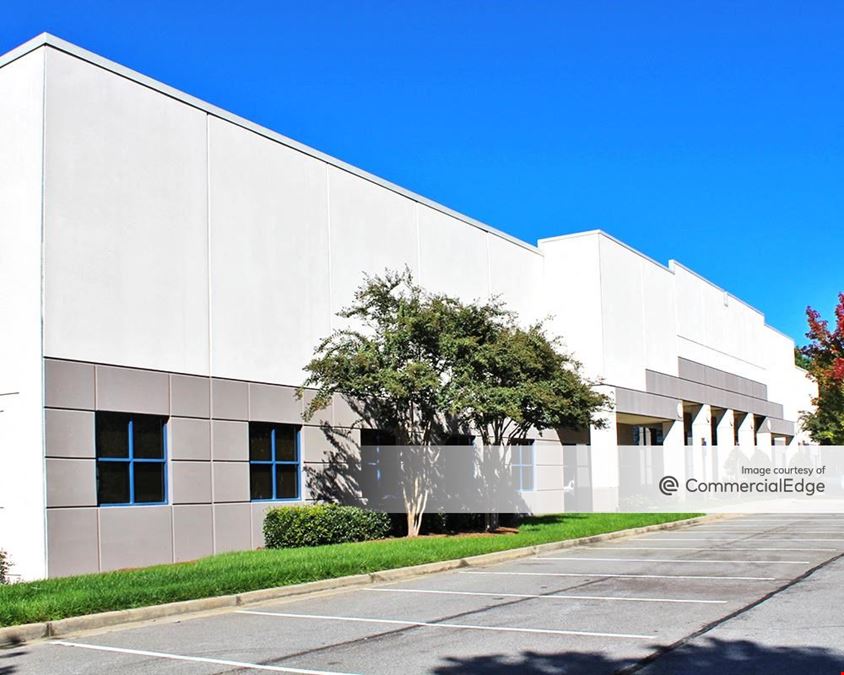 Peachtree Industrial Center - 1327 Northbrook Pkwy