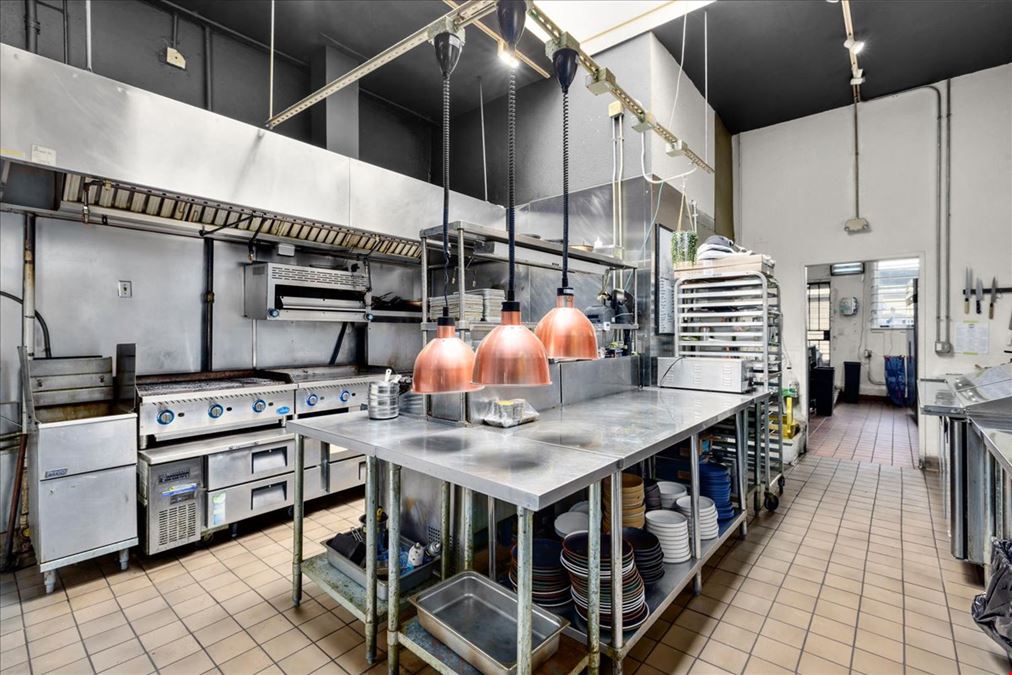Roundin' 3rd + Selva - Two Highly Regarding Long Beach Restaurant