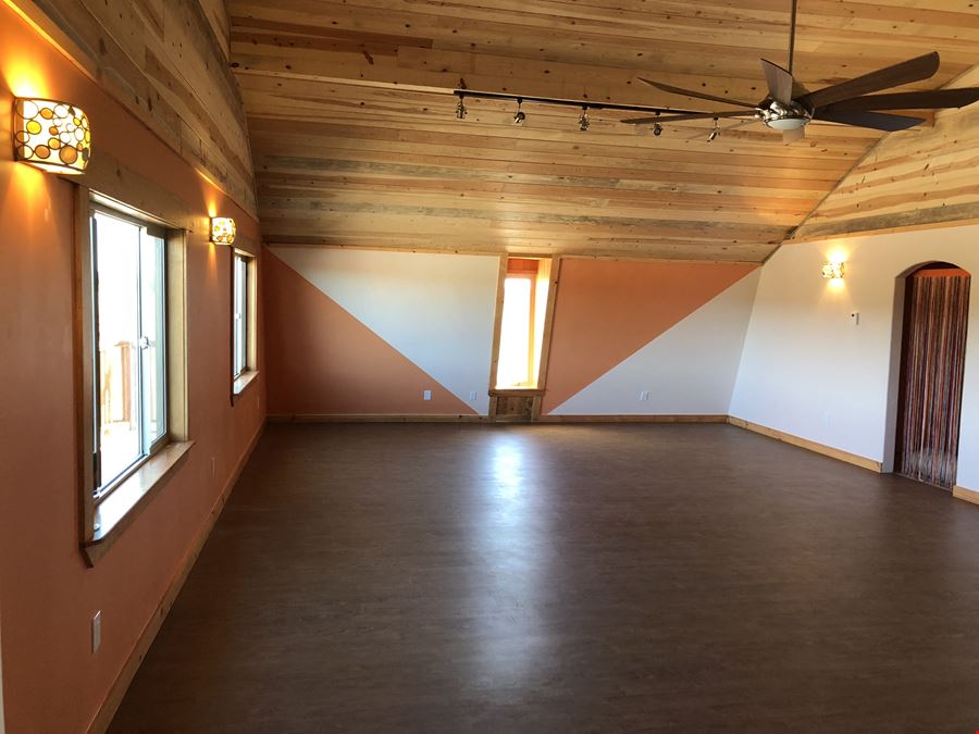 Turn-Key B&B, Restaurant, Retreat & Lodge Investment Opportunity